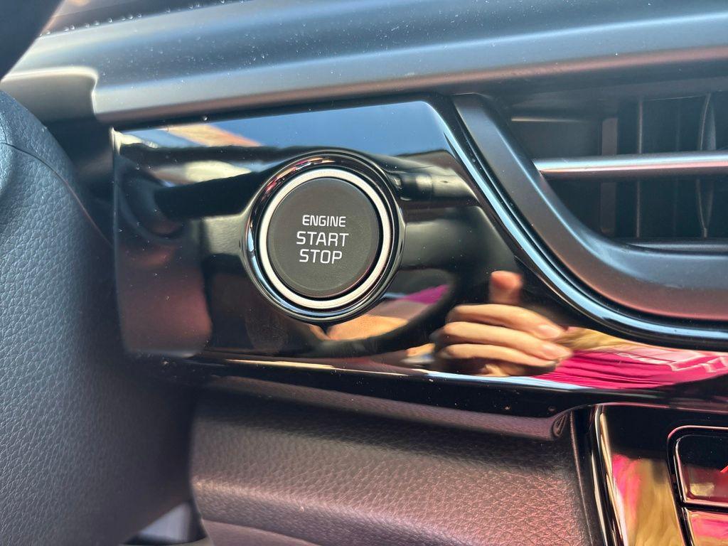 new 2025 Kia Seltos car, priced at $31,070