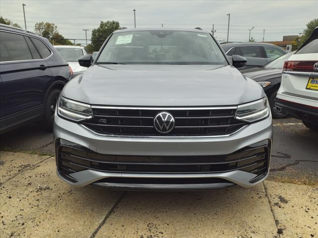 new 2024 Volkswagen Tiguan car, priced at $38,653