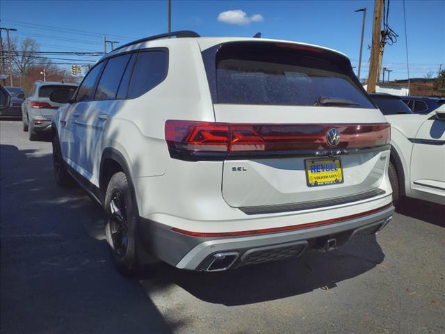 new 2024 Volkswagen Atlas car, priced at $55,217