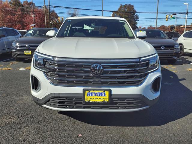 new 2025 Volkswagen Atlas car, priced at $47,720