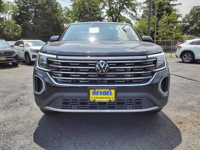 new 2024 Volkswagen Atlas car, priced at $51,096