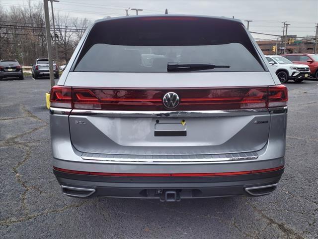 new 2024 Volkswagen Atlas car, priced at $51,266