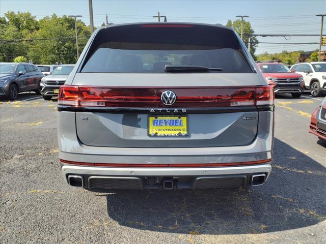 new 2024 Volkswagen Atlas car, priced at $50,308