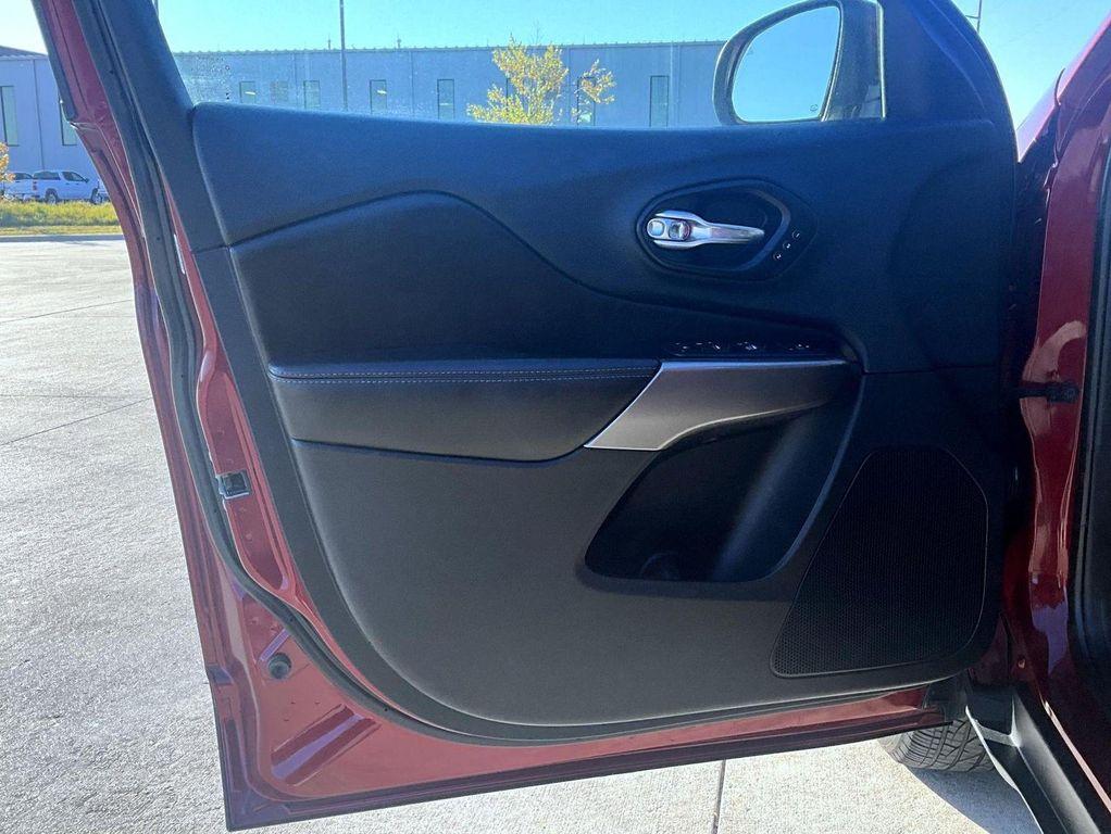 used 2019 Jeep Cherokee car, priced at $15,430