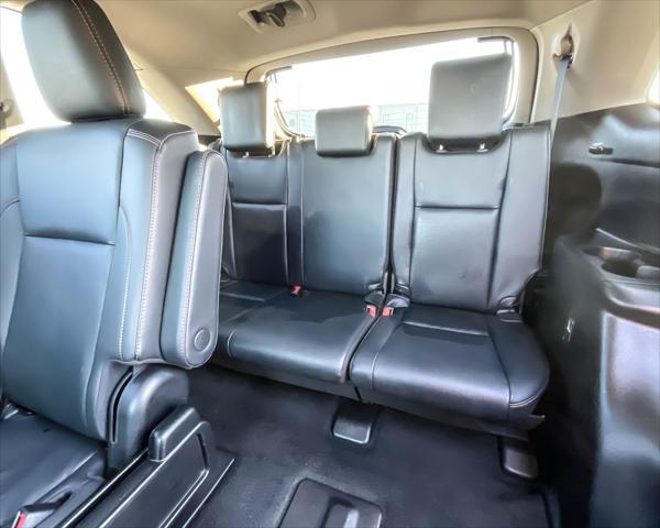 used 2019 Toyota Highlander car, priced at $30,349