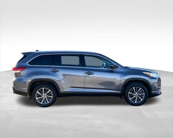 used 2019 Toyota Highlander car, priced at $30,349