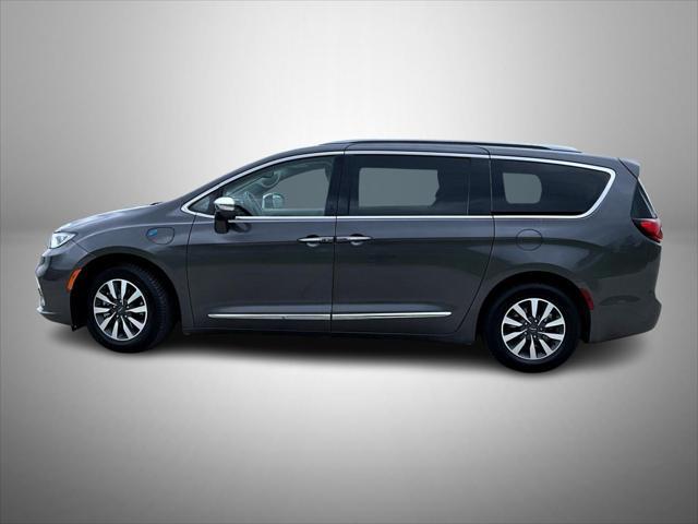 used 2021 Chrysler Pacifica Hybrid car, priced at $23,871