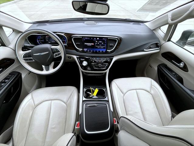 used 2021 Chrysler Pacifica Hybrid car, priced at $23,871