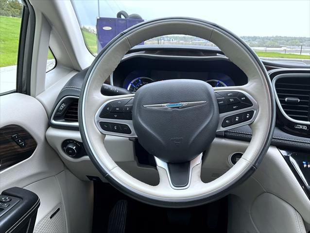 used 2021 Chrysler Pacifica Hybrid car, priced at $23,871