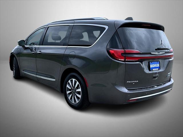 used 2021 Chrysler Pacifica Hybrid car, priced at $23,871