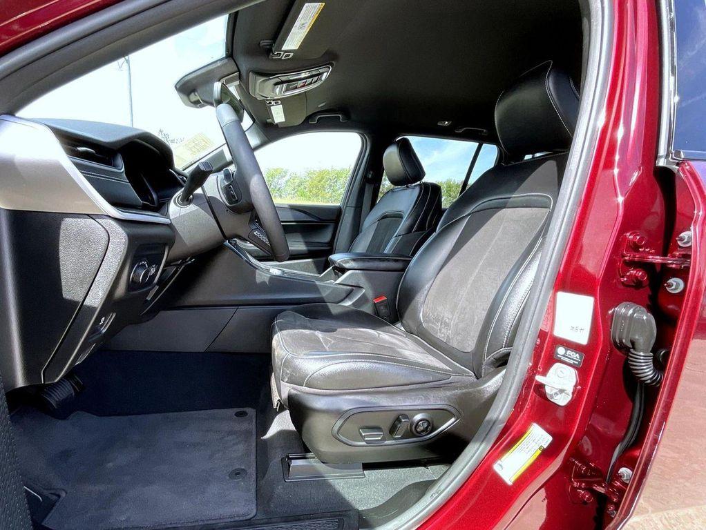 used 2024 Jeep Grand Cherokee car, priced at $31,883