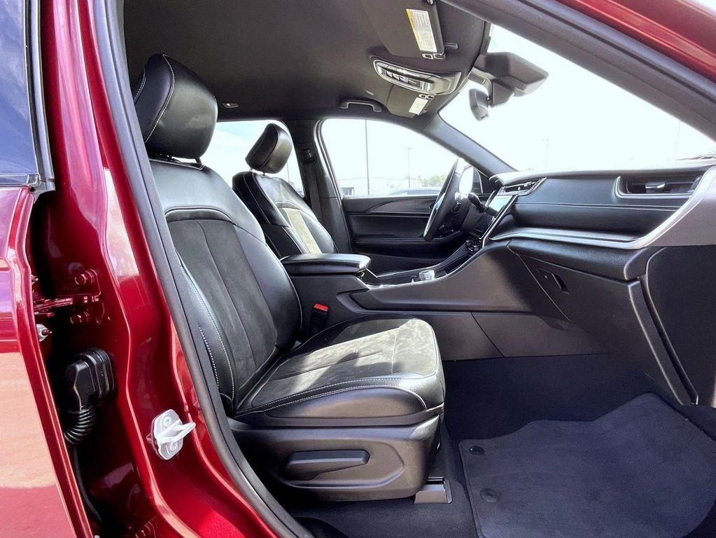 used 2024 Jeep Grand Cherokee car, priced at $31,883