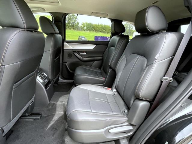 new 2025 Mazda CX-90 car, priced at $40,124