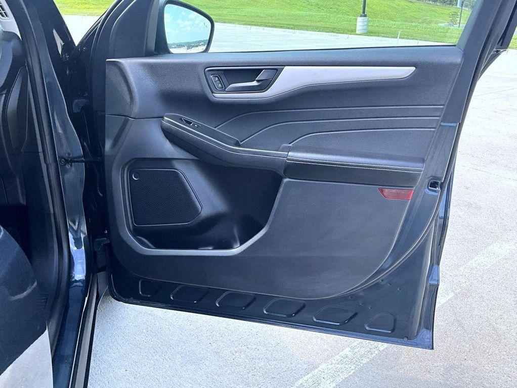 used 2022 Ford Escape car, priced at $22,231