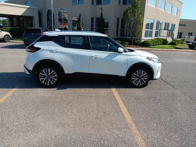 new 2024 Nissan Kicks car, priced at $24,600