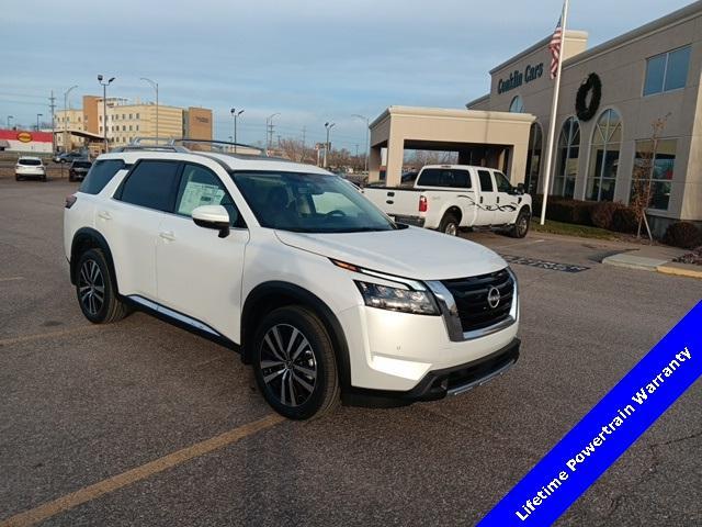 new 2025 Nissan Pathfinder car, priced at $55,580