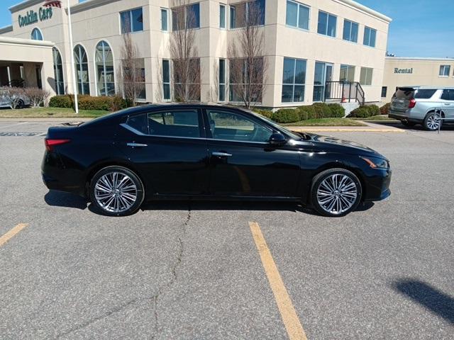 new 2024 Nissan Altima car, priced at $35,135