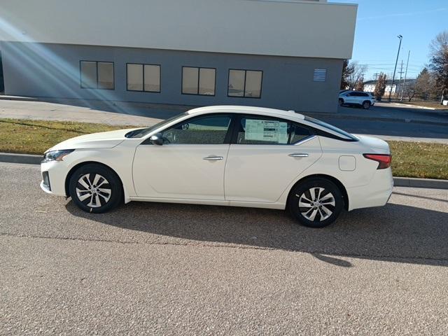 new 2025 Nissan Altima car, priced at $27,750