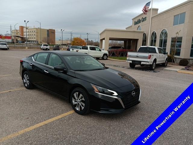 new 2025 Nissan Altima car, priced at $27,750