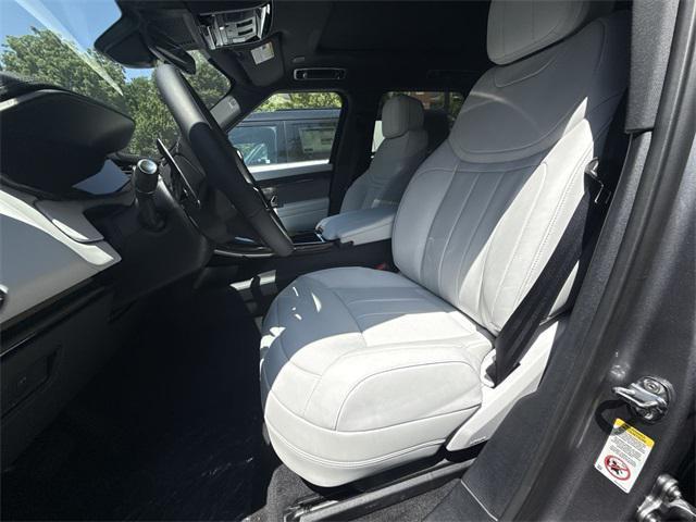 new 2025 Land Rover Range Rover Sport car