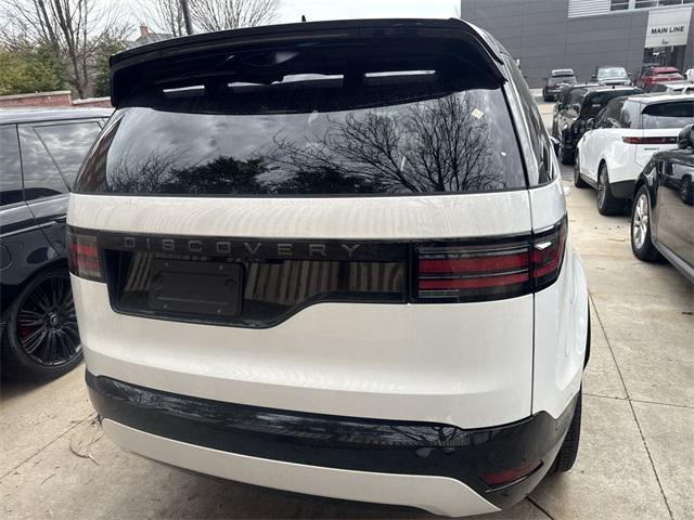 new 2025 Land Rover Discovery car, priced at $69,528