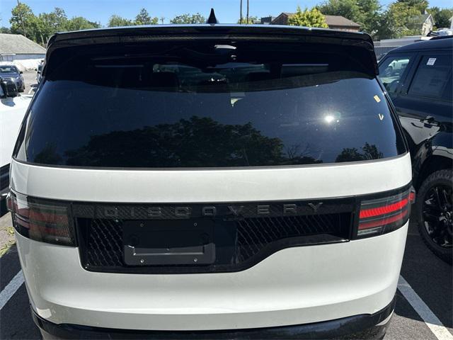 new 2024 Land Rover Discovery car, priced at $70,375