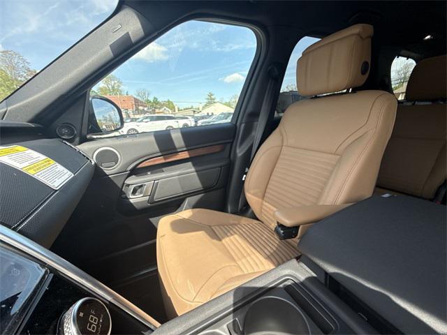 new 2025 Land Rover Discovery car, priced at $81,378
