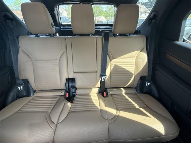 new 2025 Land Rover Discovery car, priced at $81,378