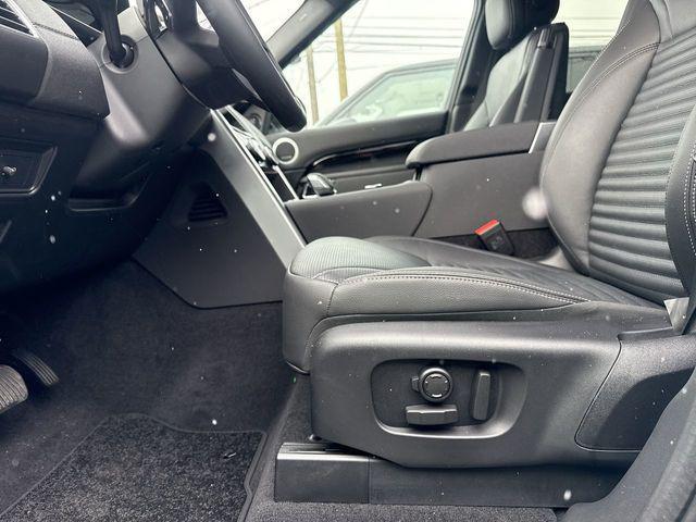 new 2025 Land Rover Discovery car, priced at $68,628