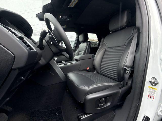 new 2025 Land Rover Discovery car, priced at $68,628