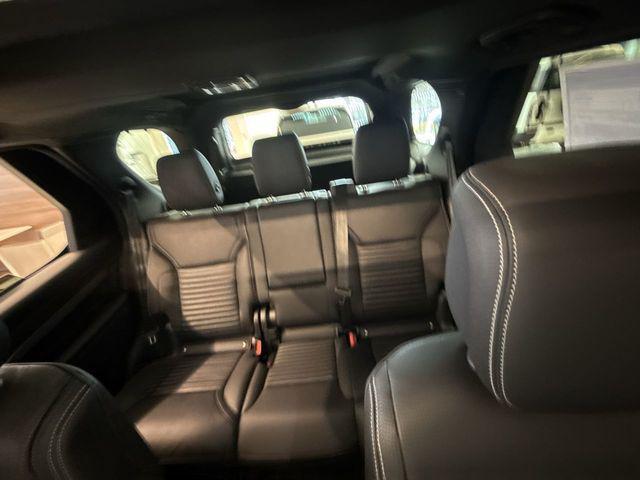 new 2025 Land Rover Discovery car, priced at $70,478