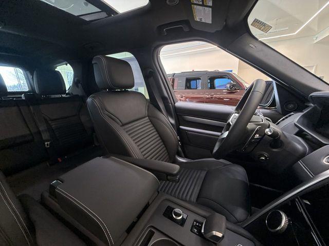 new 2025 Land Rover Discovery car, priced at $70,478