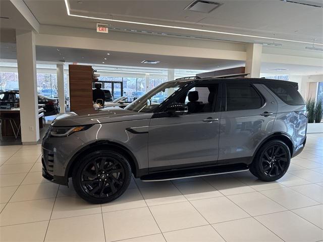 new 2025 Land Rover Discovery car, priced at $70,478