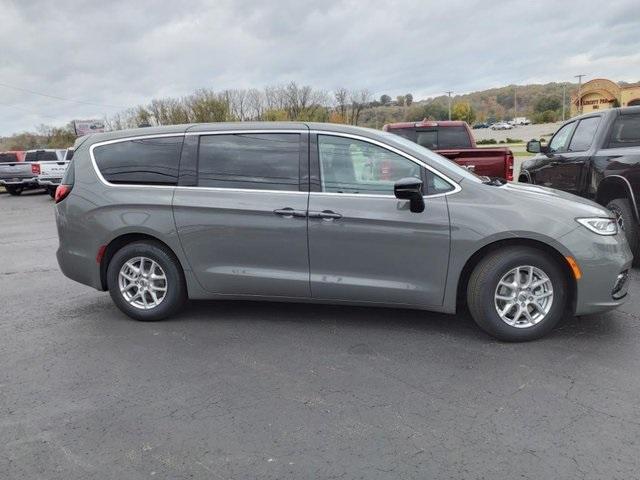 new 2024 Chrysler Pacifica car, priced at $39,500