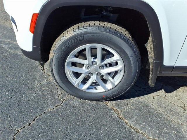 new 2025 Jeep Grand Cherokee car, priced at $40,497