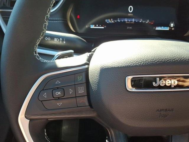 new 2025 Jeep Grand Cherokee car, priced at $40,497