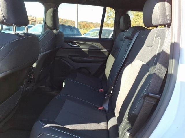 new 2025 Jeep Grand Cherokee car, priced at $40,497