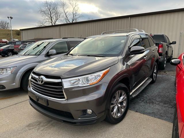 used 2016 Toyota Highlander car, priced at $17,500