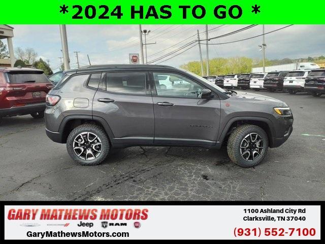 new 2024 Jeep Compass car, priced at $35,250