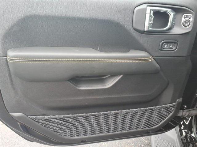 new 2025 Jeep Gladiator car, priced at $45,597