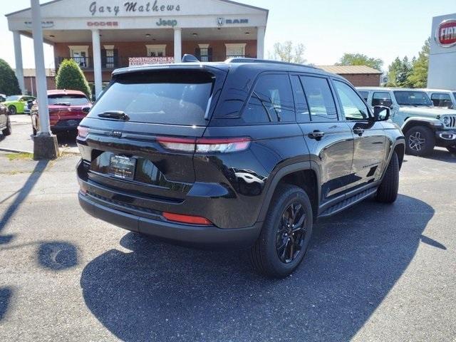 new 2024 Jeep Grand Cherokee car, priced at $40,000