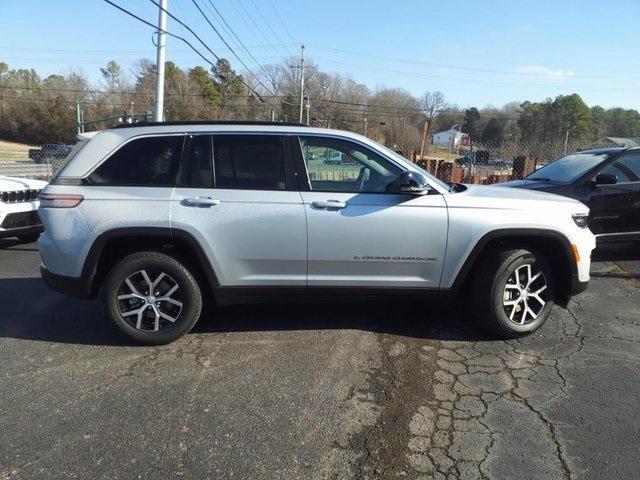 new 2025 Jeep Grand Cherokee car, priced at $50,235