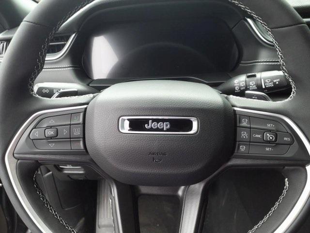 new 2024 Jeep Grand Cherokee car, priced at $37,000