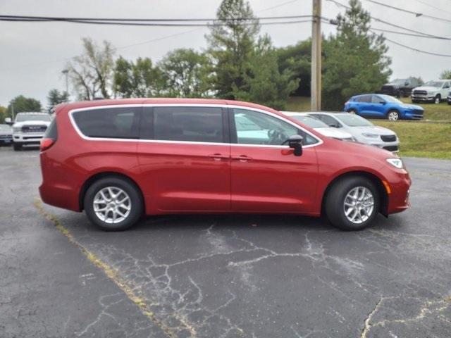 new 2024 Chrysler Pacifica car, priced at $39,500