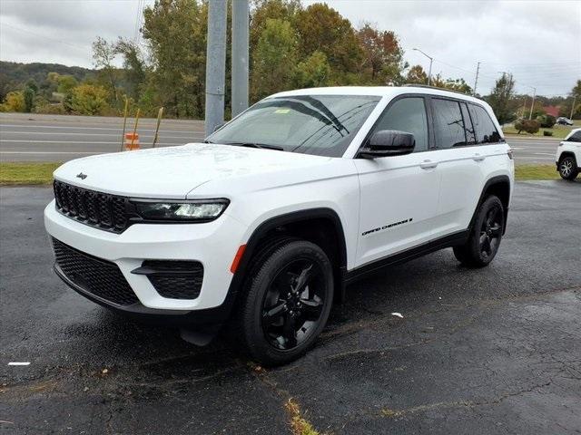 new 2025 Jeep Grand Cherokee car, priced at $44,279