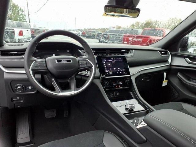 new 2025 Jeep Grand Cherokee car, priced at $44,279