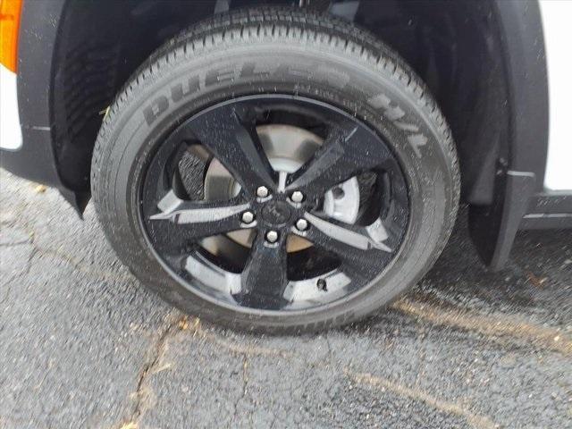 new 2025 Jeep Grand Cherokee car, priced at $44,279