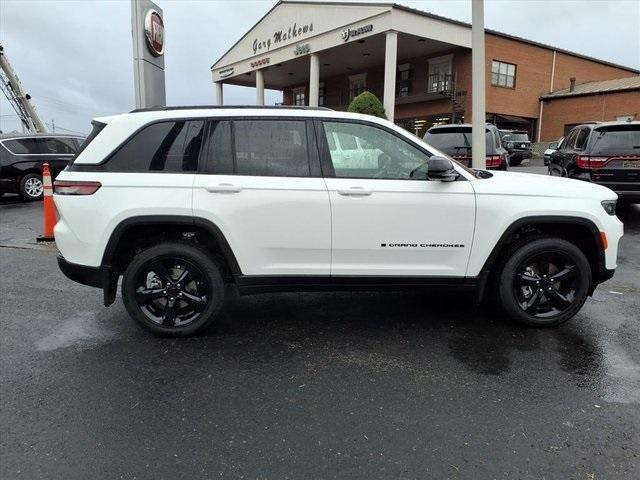 new 2025 Jeep Grand Cherokee car, priced at $44,279