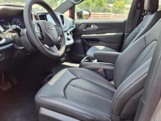 new 2025 Chrysler Pacifica car, priced at $48,804