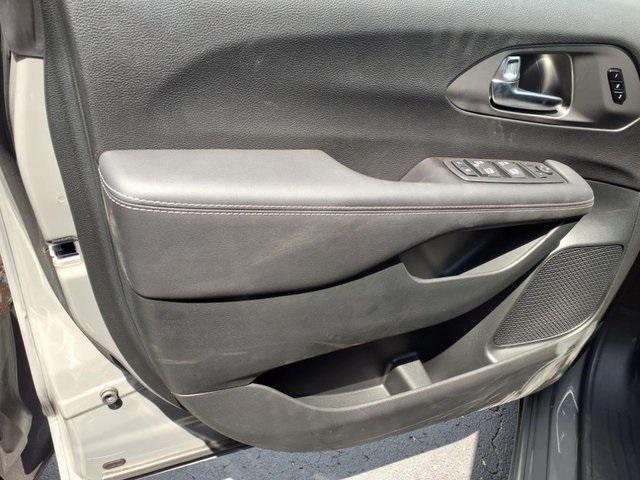 new 2025 Chrysler Pacifica car, priced at $48,804